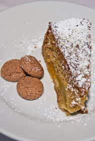 torta albicocche e amaretti