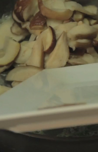 Video-ricetta del risotto ai funghi porcini